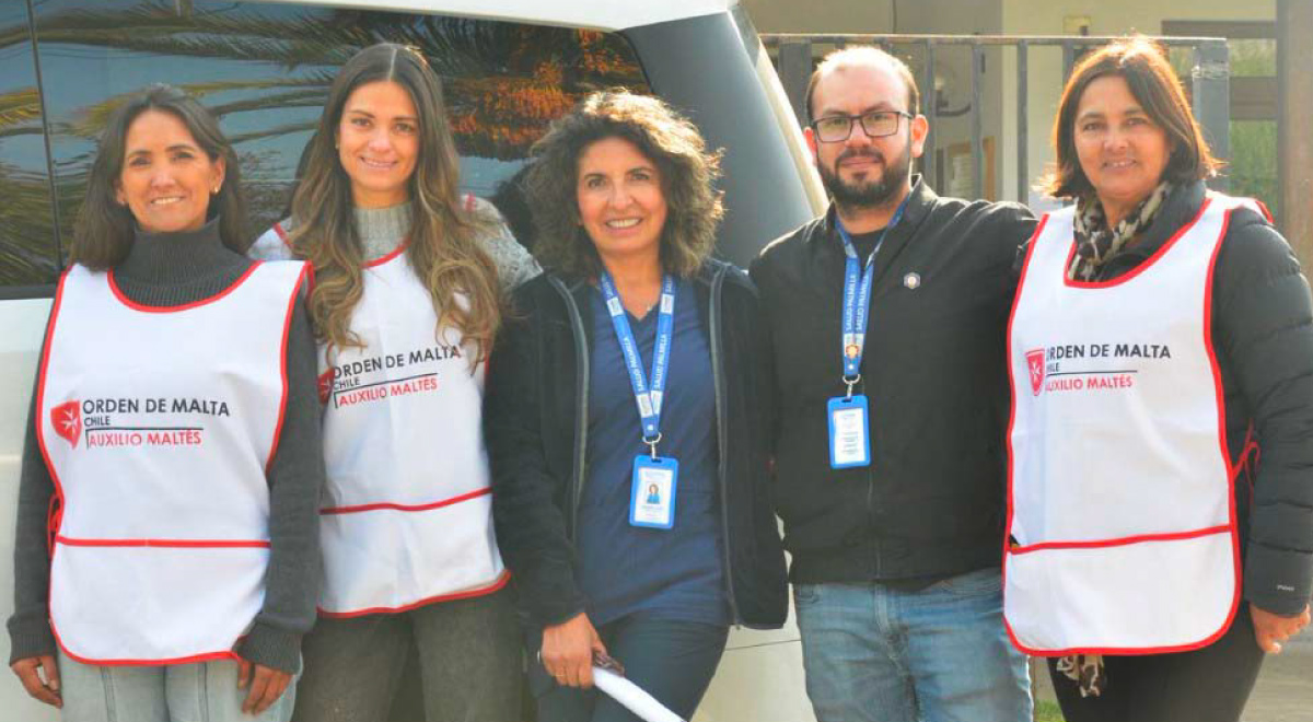 Fundación Medicina y Educación Solidaria, junto a Fundación Auxilio Maltés y el Cesfam La Placilla encabezaron atenciones médicas en especialidades como traumatología, medicina general y neurología, entre otros.