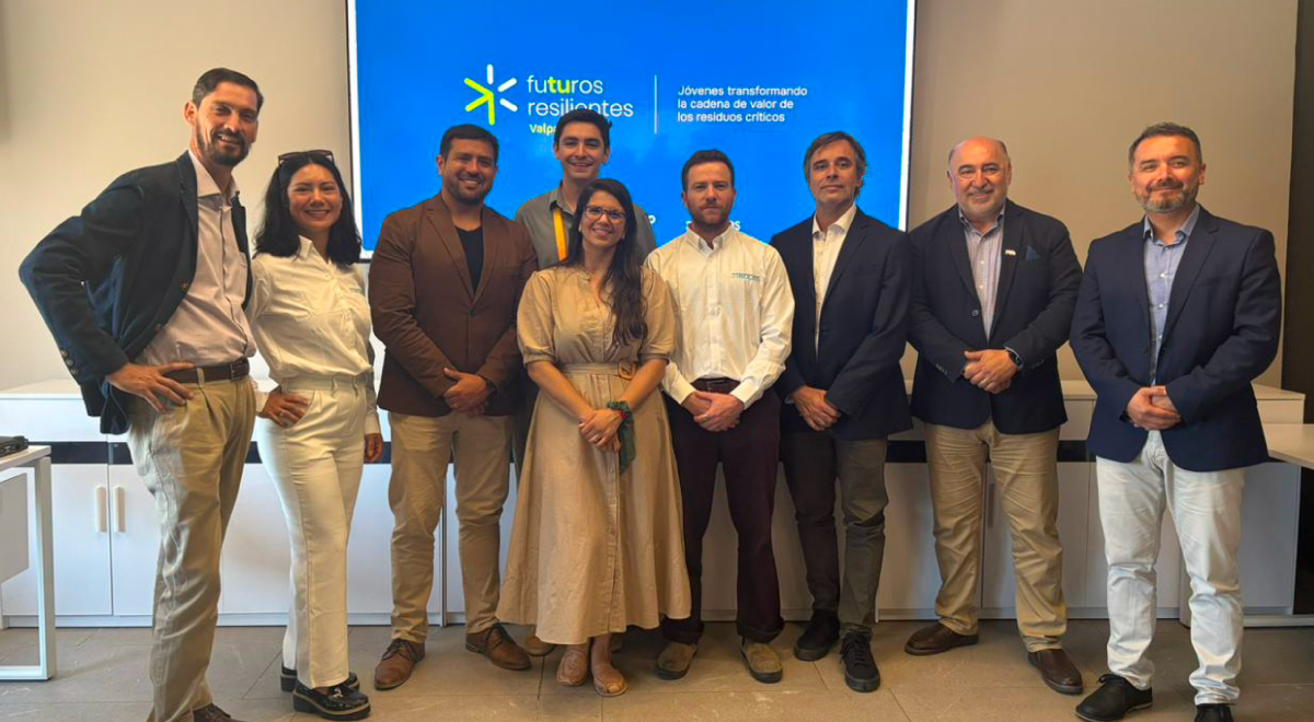  Este proyecto impulsado por Fundación Chile y Anglo American Foundation, busca impulsar la economía circular mediante evidencia, colaboración y la formación de jóvenes para empleos verdes.