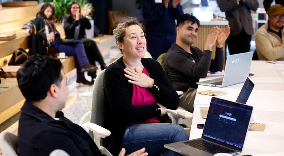  Comunicación, inteligencia artificial y bienestar empresarial fueron los principales ejes de una jornada organizada por NESsT Chile, que reunió a empresas sociales de su portafolio para fortalecer capacidades clave para el desarrollo de sus negocios y la ampliación de su impacto.